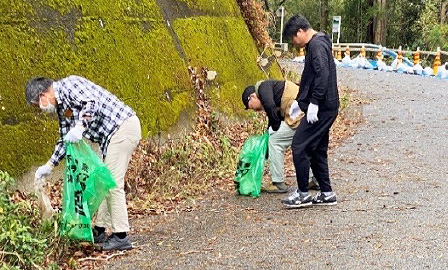 石手川ダム上流域の清掃